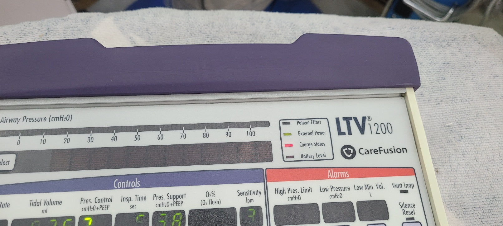 Carefusion LTV1200 Portable Respiratory Device With Power Supply