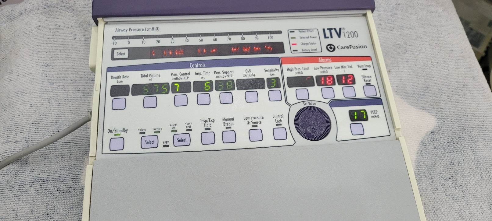 Carefusion LTV1200 Portable Respiratory Device With Power Supply
