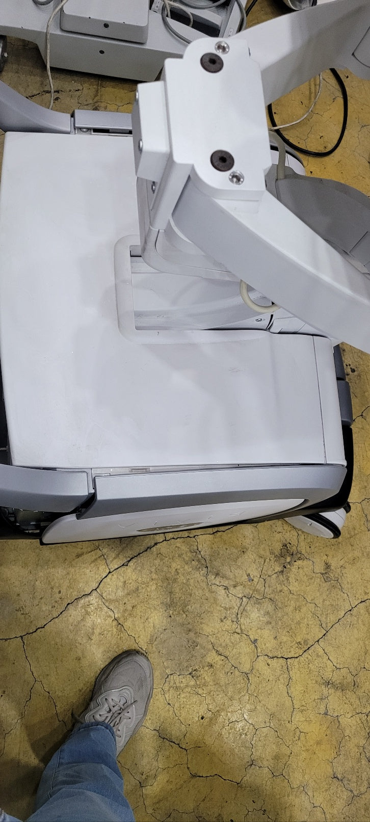 GE Vivid E9 XDClear with M5Sc Cardiac & 11L Linear 2 Probes