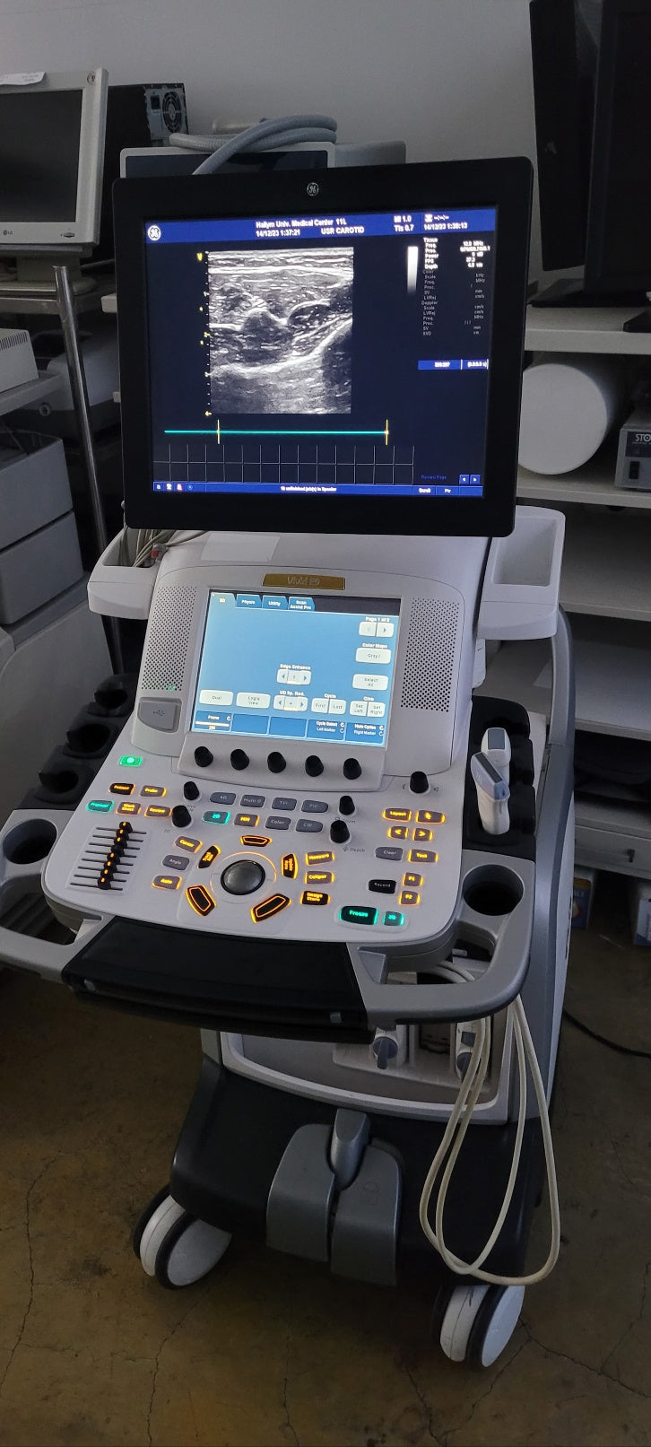 GE Vivid E9 XDClear with M5Sc Cardiac & 11L Linear 2 Probes