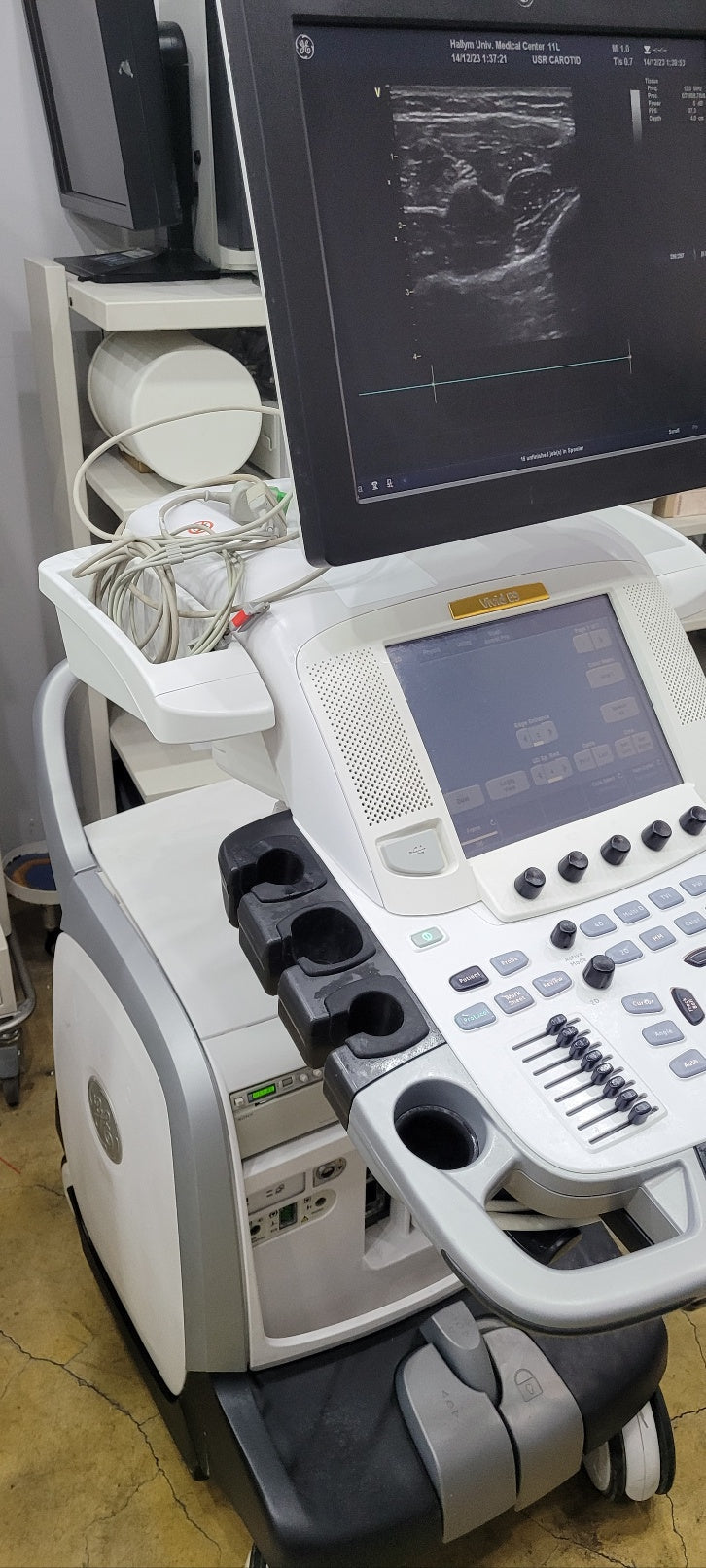 GE Vivid E9 XDClear with M5Sc Cardiac & 11L Linear 2 Probes