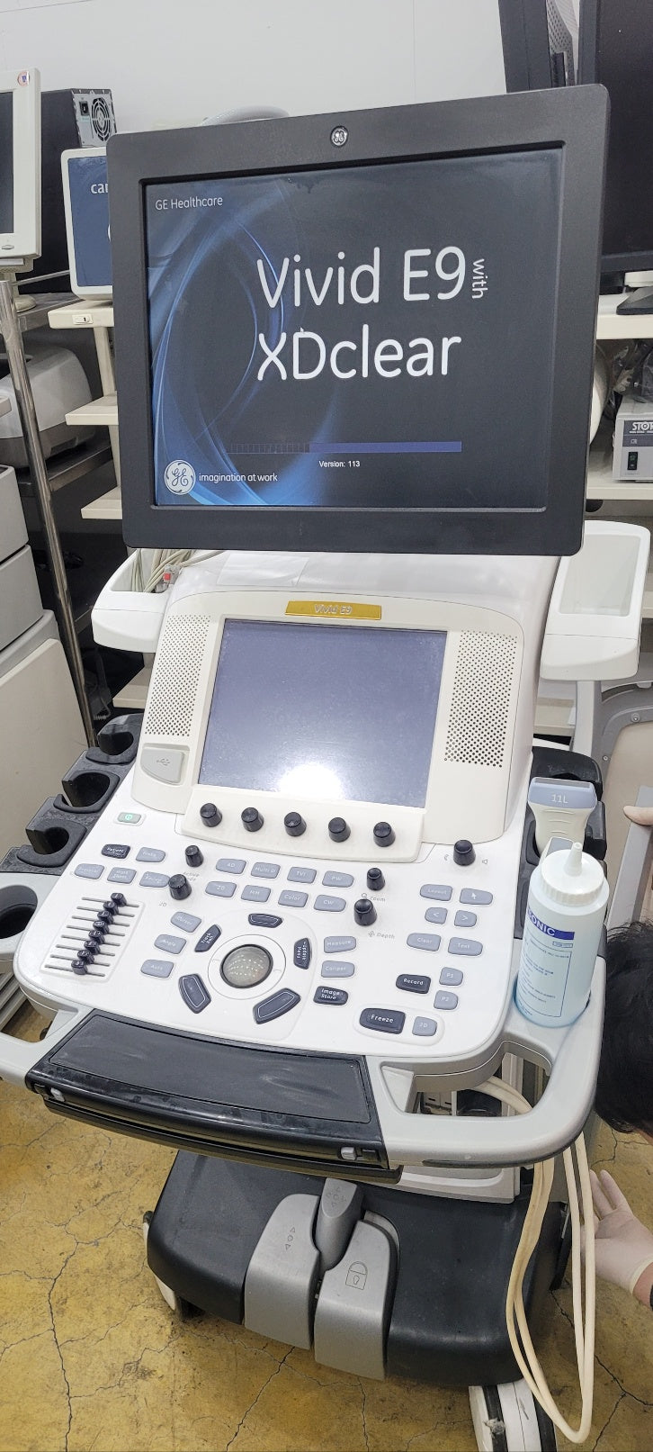 GE Vivid E9 XDClear with M5Sc Cardiac & 11L Linear 2 Probes