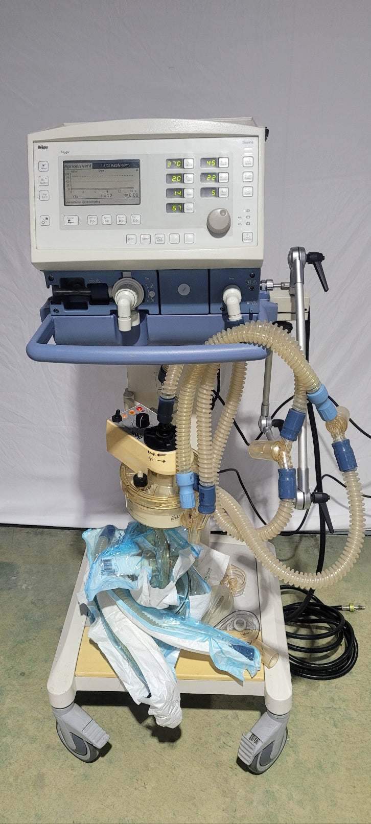 Used 5128 hours Drager Savina Ventilator Medical Equipment