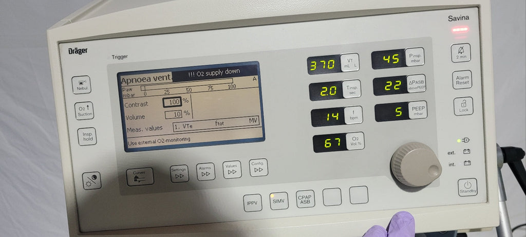 Used 5128 hours Drager Savina Ventilator Medical Equipment