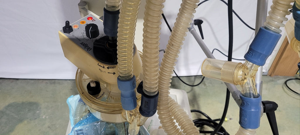 Used 5128 hours Drager Savina Ventilator Medical Equipment