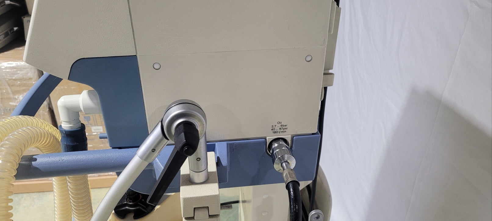 Used 5128 hours Drager Savina Ventilator Medical Equipment