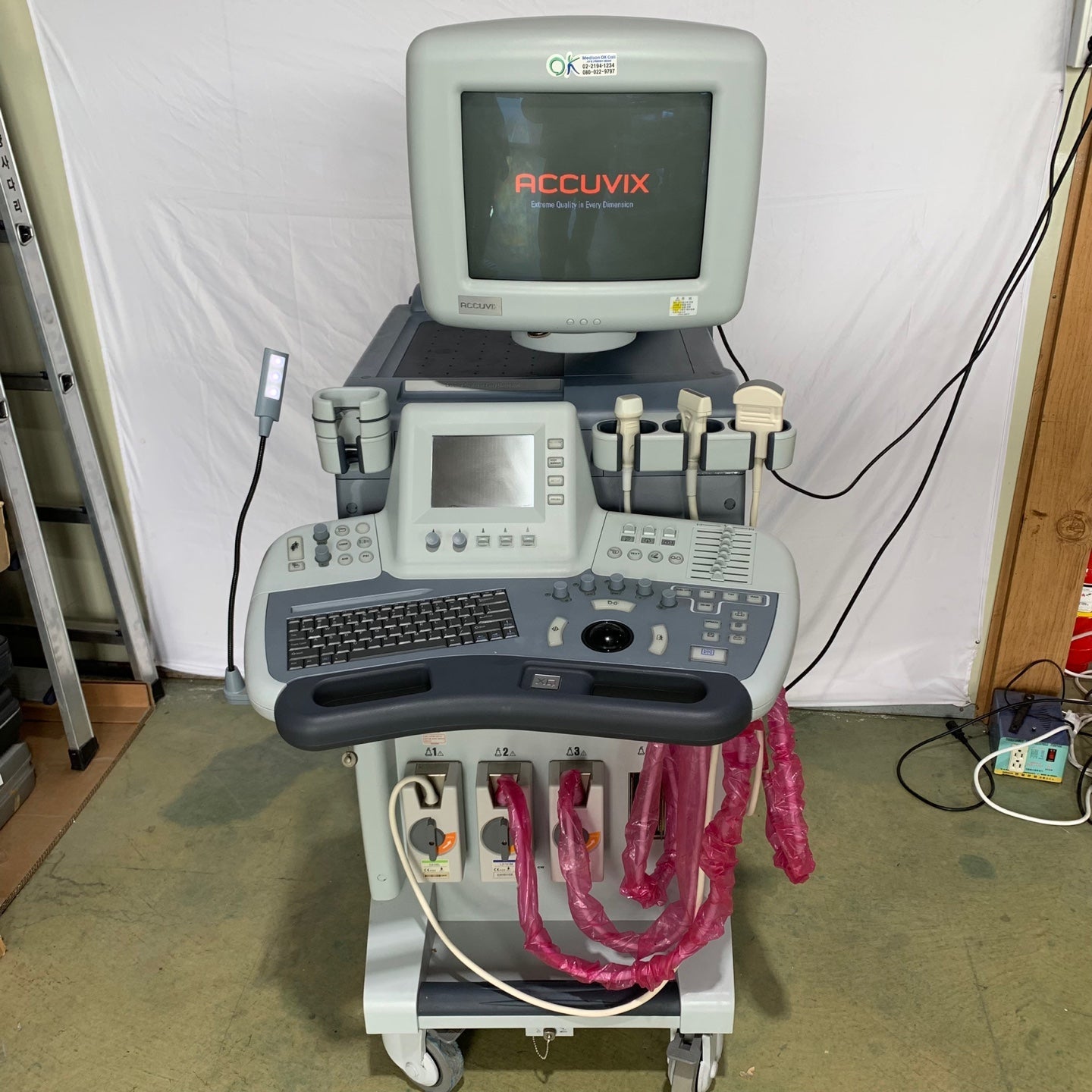 Used Medison Accuvix XQ 3D Ultrasound With 3Probes
