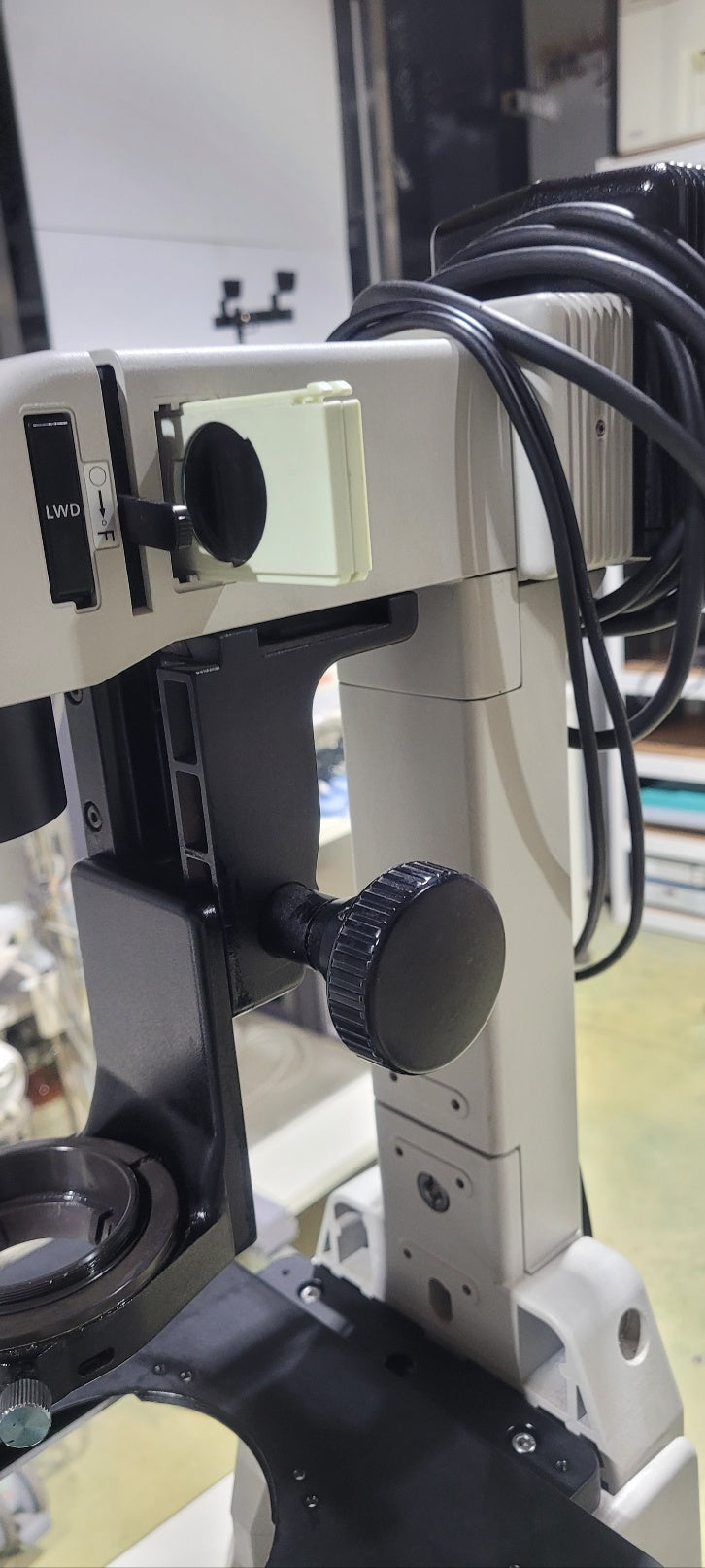 Nikon Eclipse Te300 Fluorescence Microscope