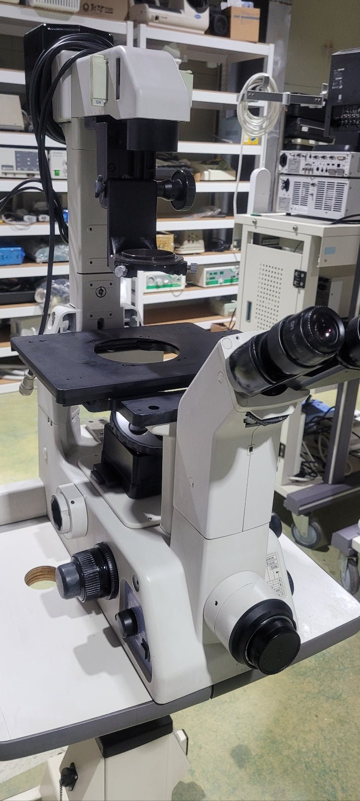 Nikon Eclipse Te300 Fluorescence Microscope