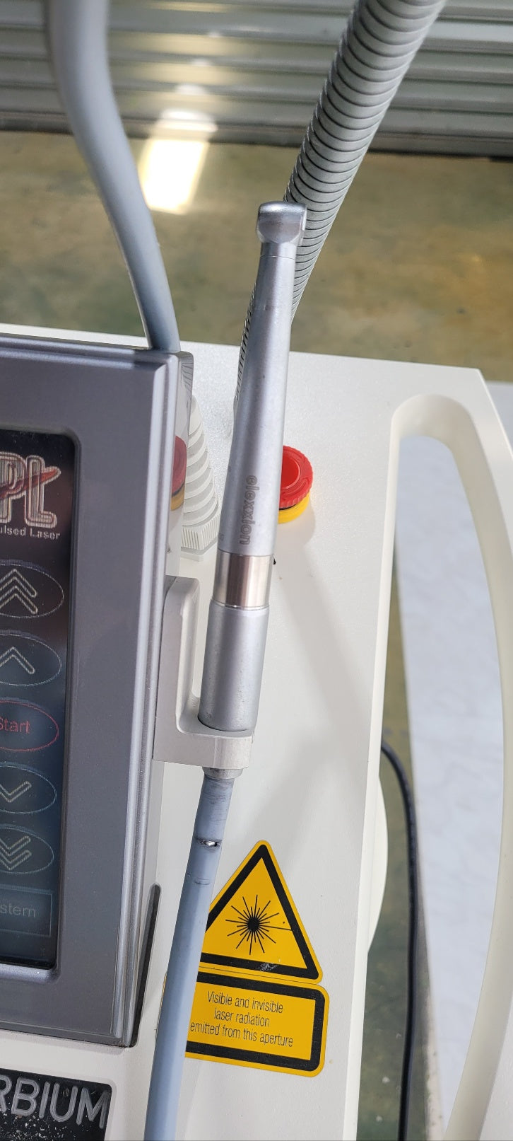 Used Elexxion AG Delos Er:Yag diodelaser dental machine