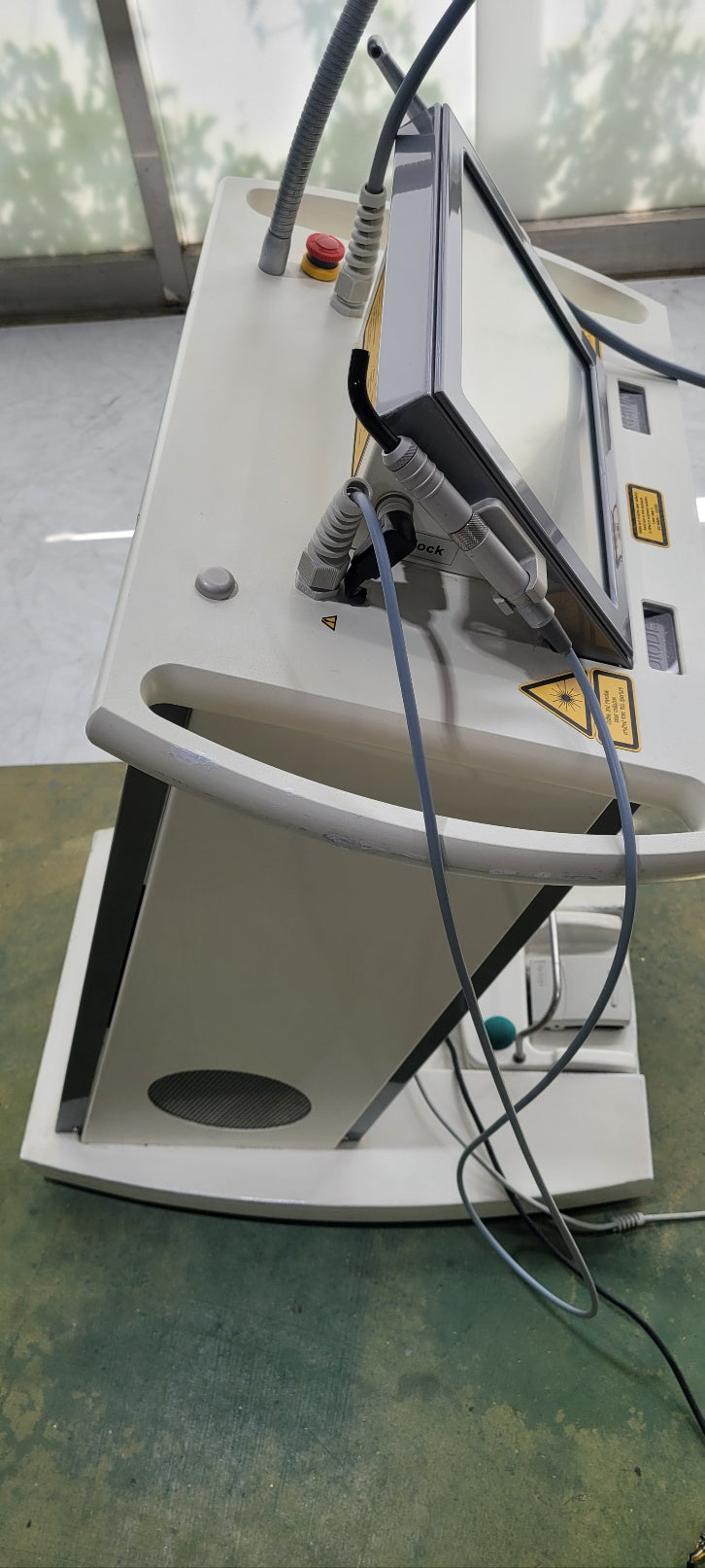 Used Elexxion AG Delos Er:Yag diodelaser dental machine
