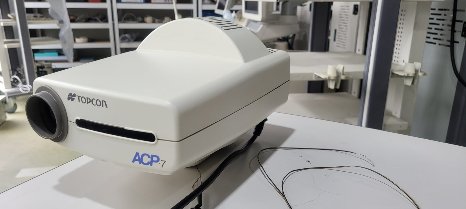 Used Topcon Auto Chart Projector Acp 7EM