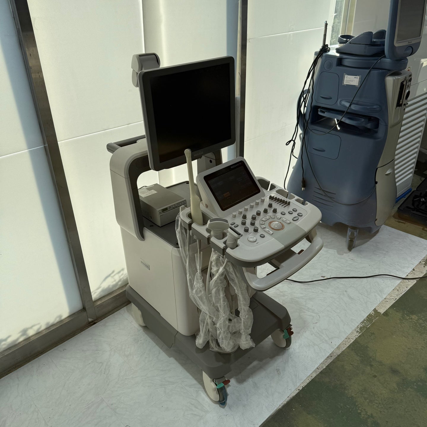 Samsung Medison accuvix XG with Convex, Linear & Vaginal 3 Probes