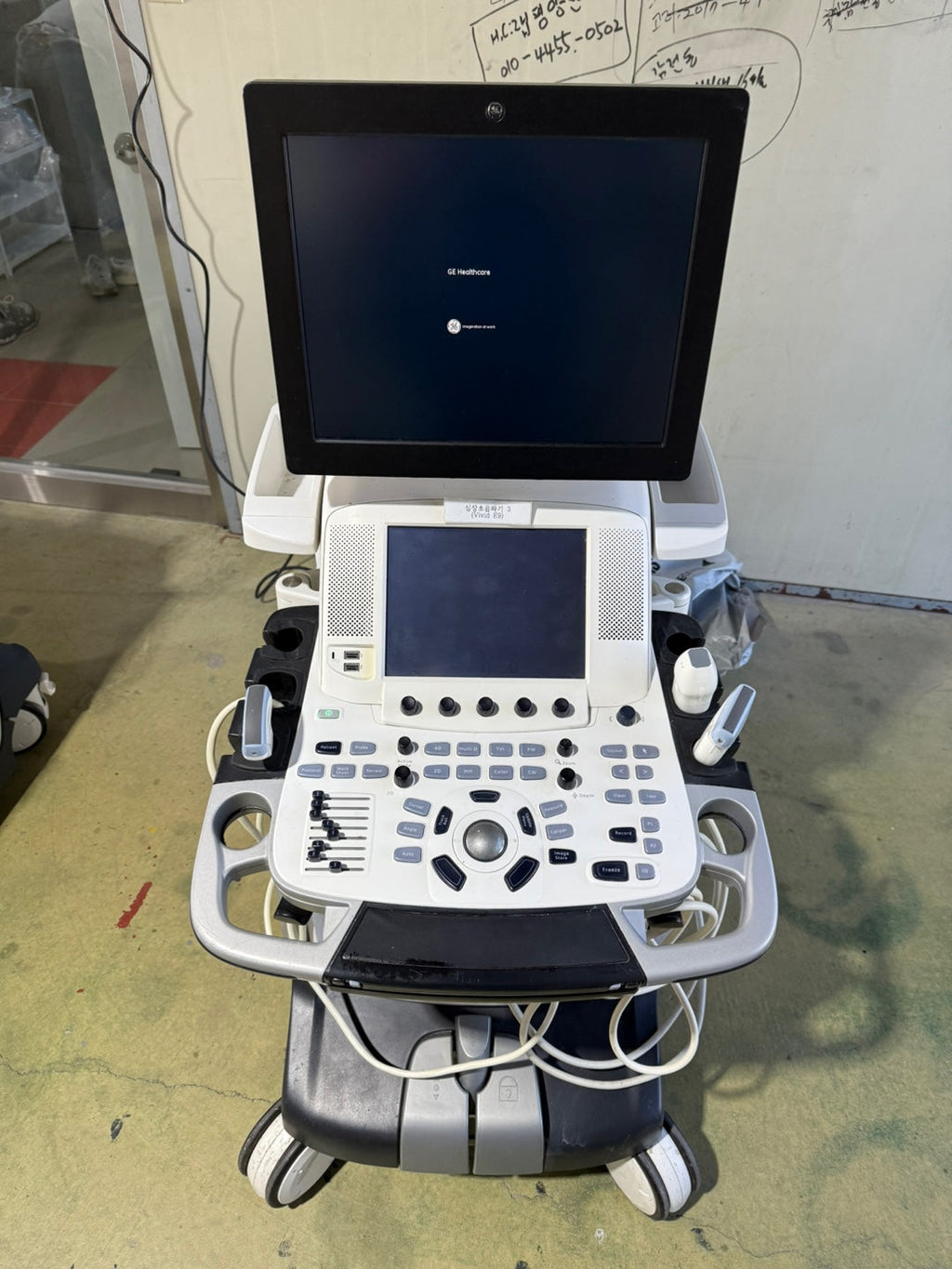 GE Vivid E9 XDclear 4D with 3 Probes