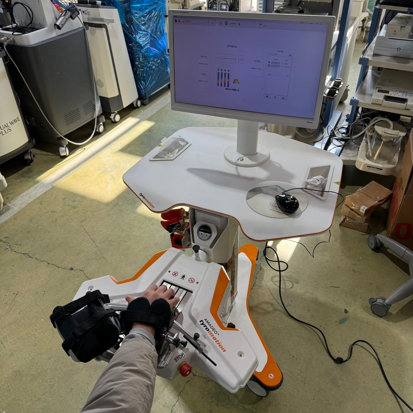Tyromotion Amadeo Robotic Hand Rehabilitation System | Bitech Group