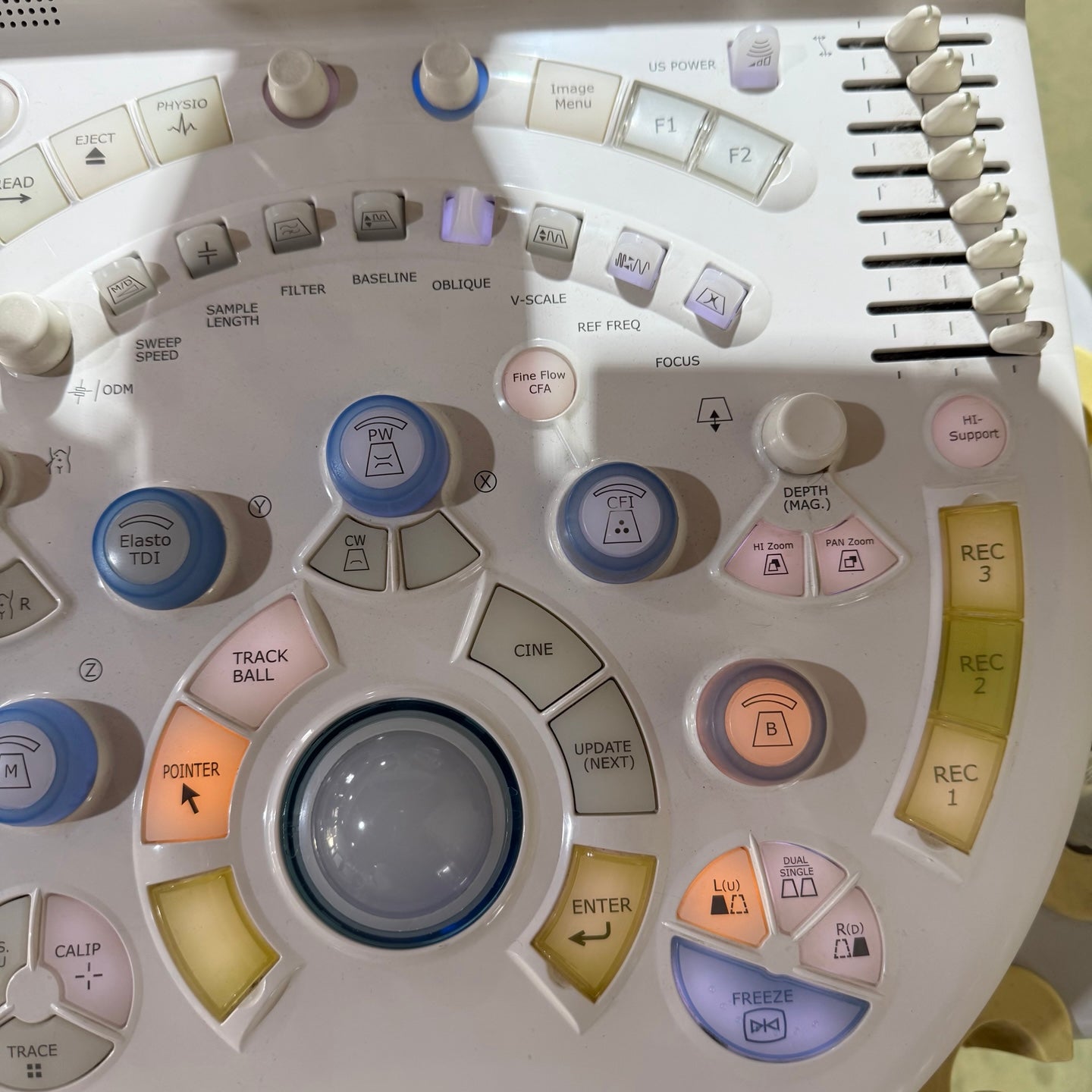 Pre-Owned HITACHI Avius HI VISION Ultrasound System With 2Probes