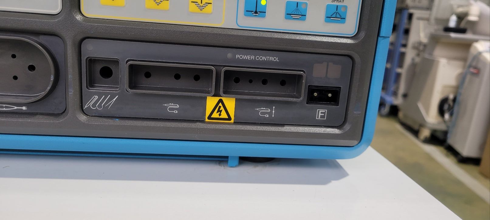 Valleylab Force 40 with Two Foot Pedals