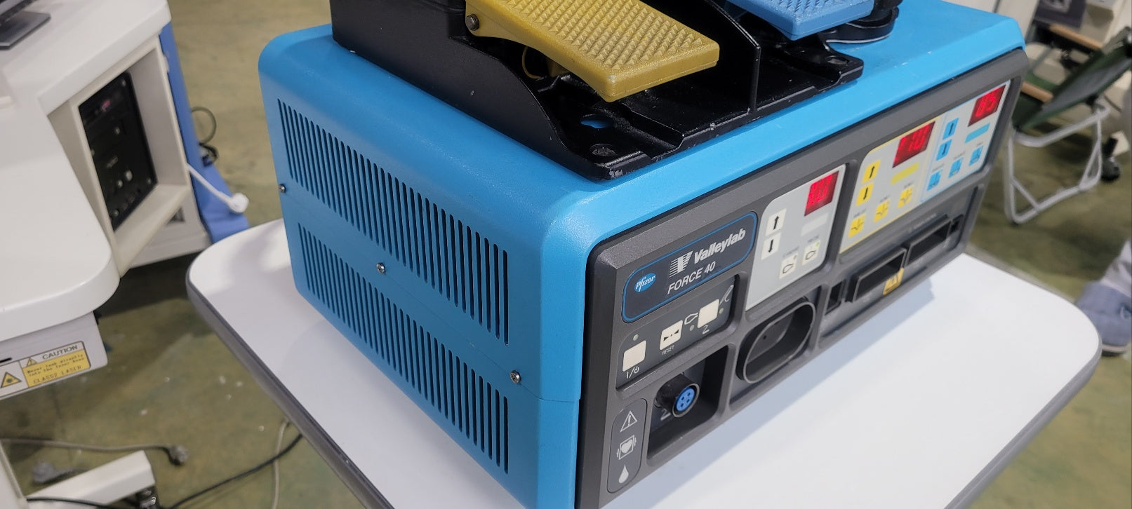 Valleylab Force 40 with Two Foot Pedals
