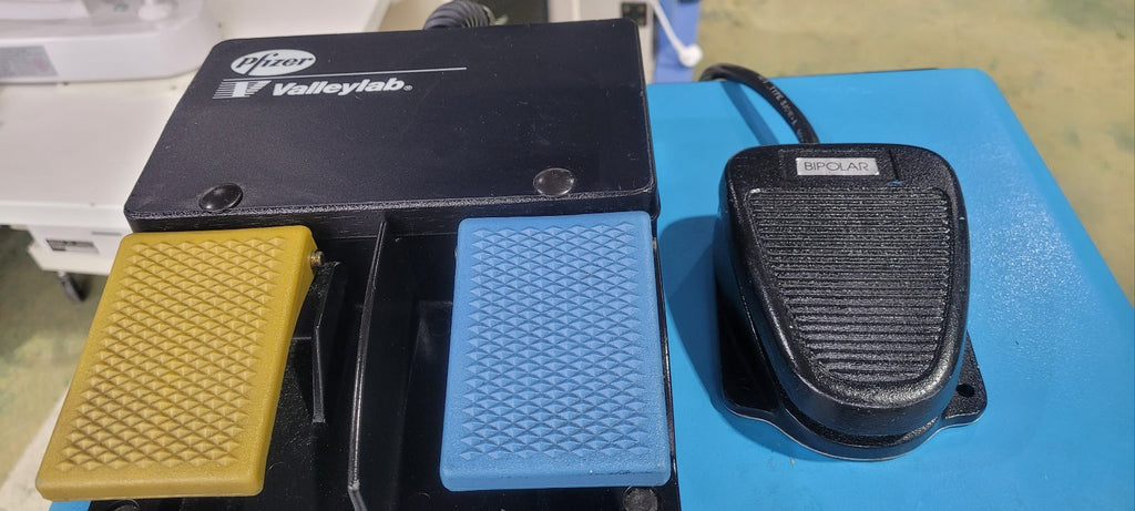 Valleylab Force 40 with Two Foot Pedals