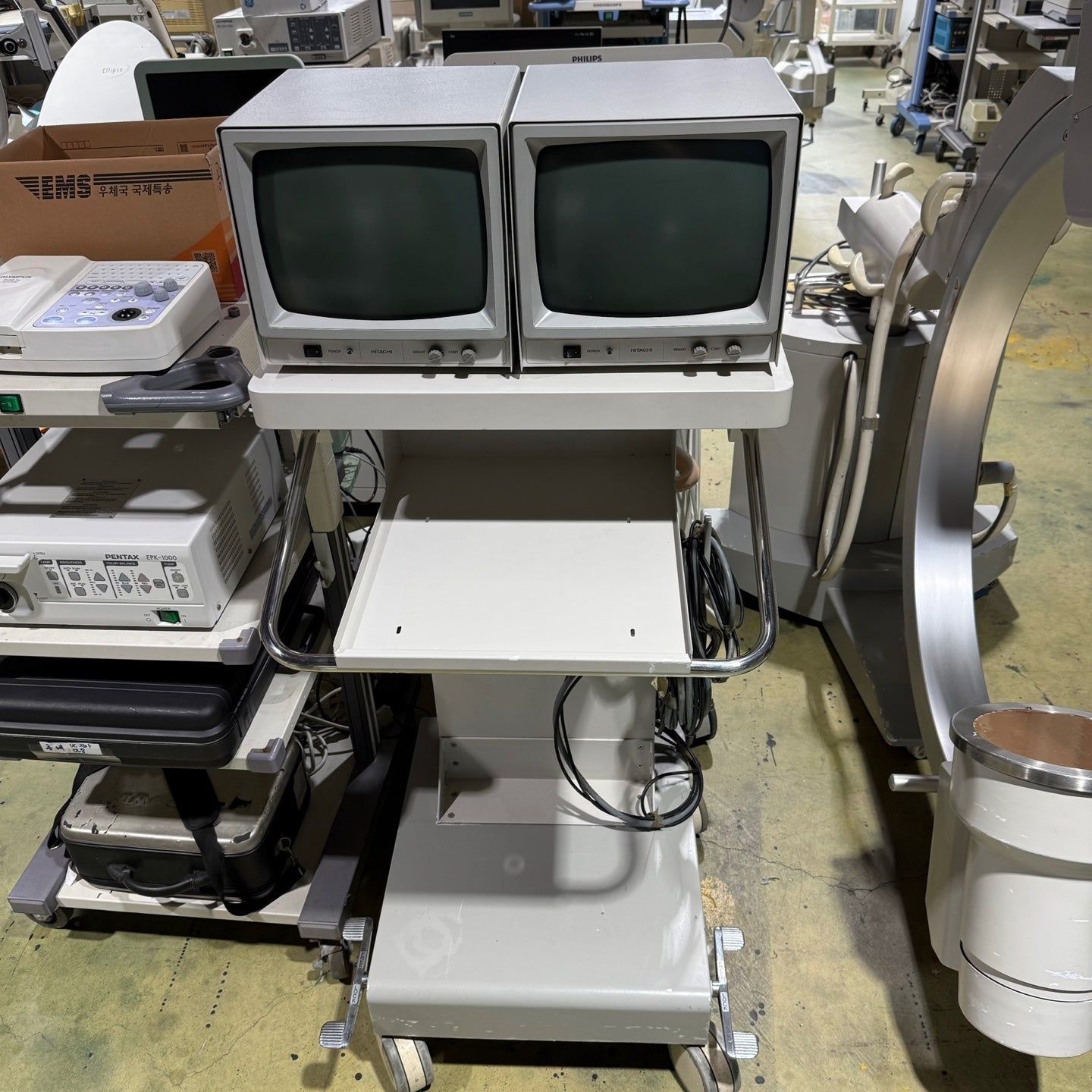 Hitachi C-Arm Mobile DHF-105CX