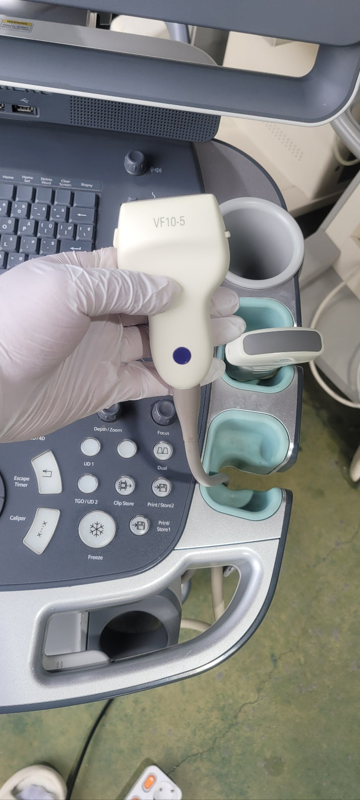 Siemens Acuson X700 With Convex Linear 2 Probes (For Parts/Repair)