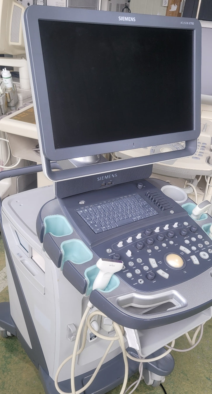 Siemens Acuson X700 With Convex Linear 2 Probes (For Parts/Repair)