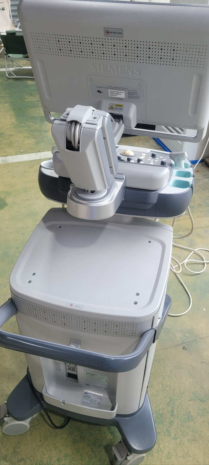 Siemens Acuson X700 With Convex Linear 2 Probes (For Parts/Repair)