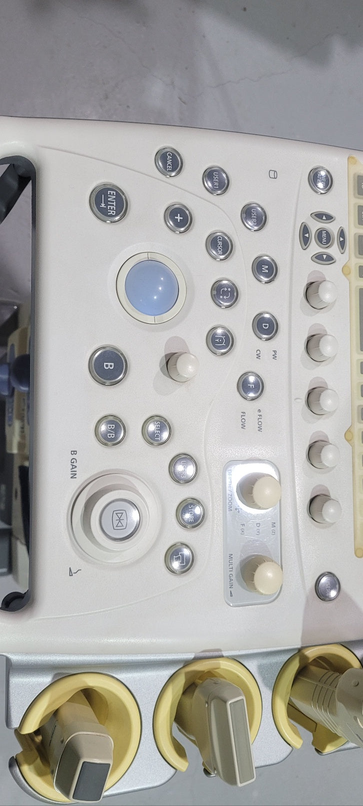 Pre-Owned Hitachi Aloka F37 with Convex Linear Cardiac UST 5299 UST 9123 UST 5413 3 Probes