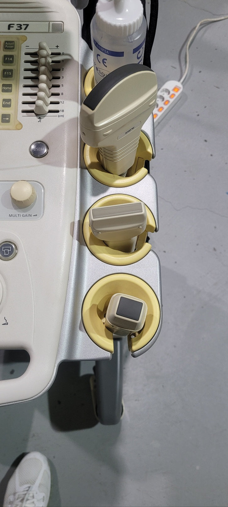 Pre-Owned Hitachi Aloka F37 with Convex Linear Cardiac UST 5299 UST 9123 UST 5413 3 Probes